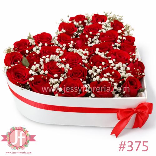 Corazón con 25 rosas rojas y gypsophilia fresca para envío de flores a domicilio en Guadalajara, Zapopan y zona metropolitana.