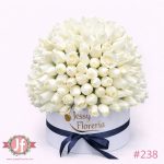 Caja blanca circular con 150 rosas blancas frescas para envío de flores a domicilio en Guadalajara, Zapopan, Tlaquepaque y Tonalá.