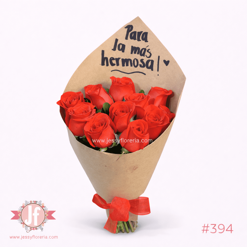Bouquet de 12 rosas rojas con envoltura craft para envío de flores a domicilio en Guadalajara, Zapopan, Tlaquepaque y Tonalá.