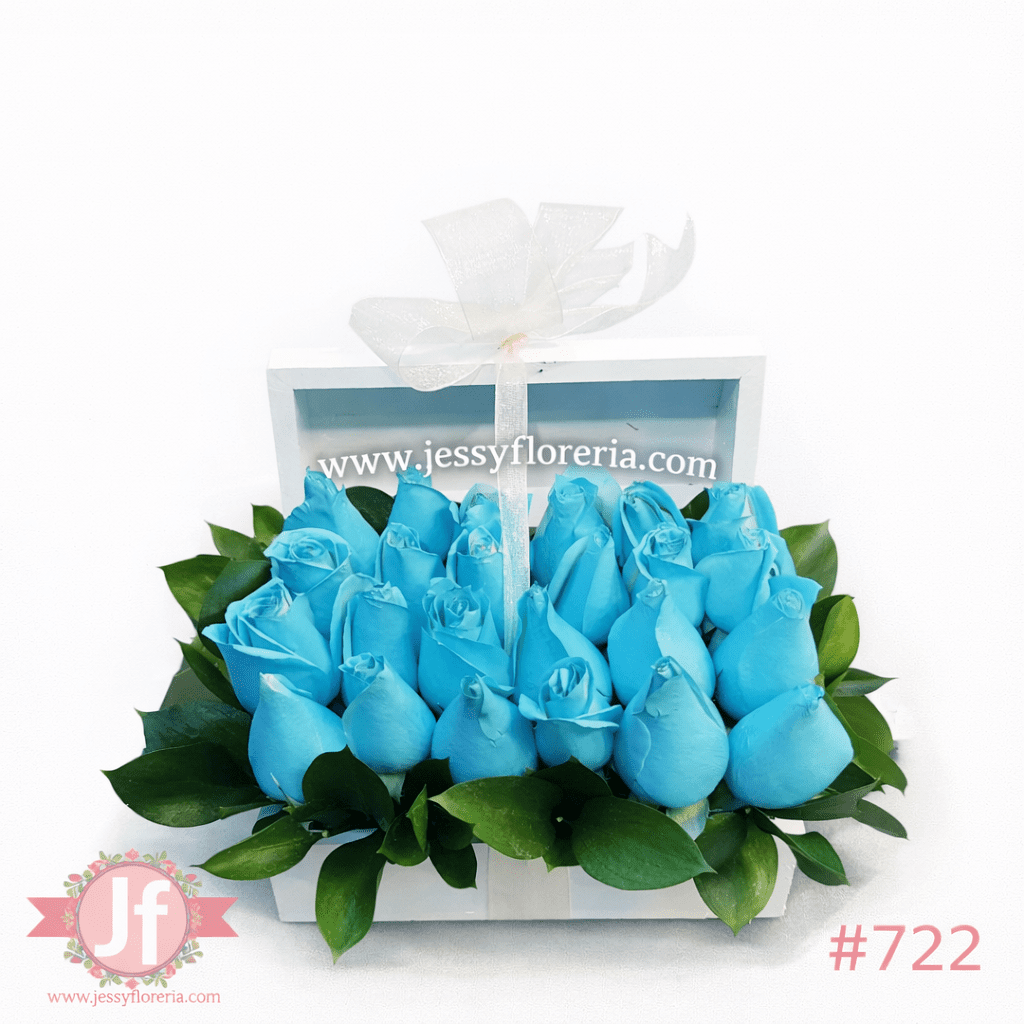 Cofre con 24 rosas azules para envío de flores a domicilio en Guadalajara, Zapopan y zona metropolitana.