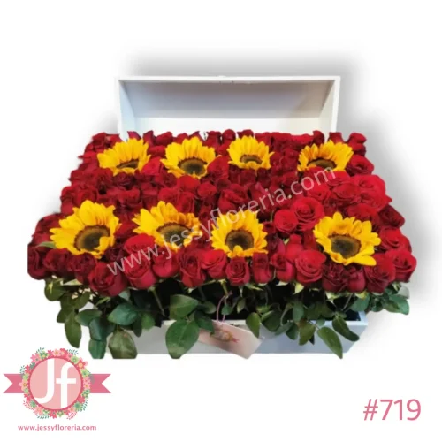Cofre con 140 rosas y 8 girasoles
