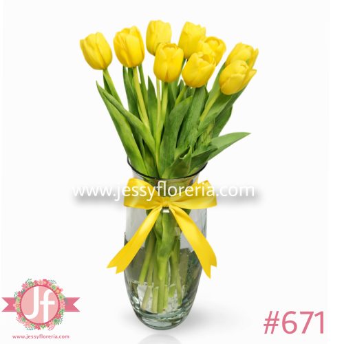 Florero con 10 tulipanes amarillos frescos para envío de flores a domicilio en Guadalajara.