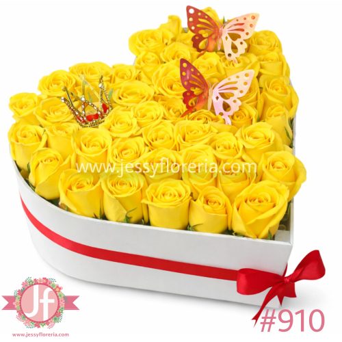Caja corazón 50 rosas amarillas con corona y mariposas