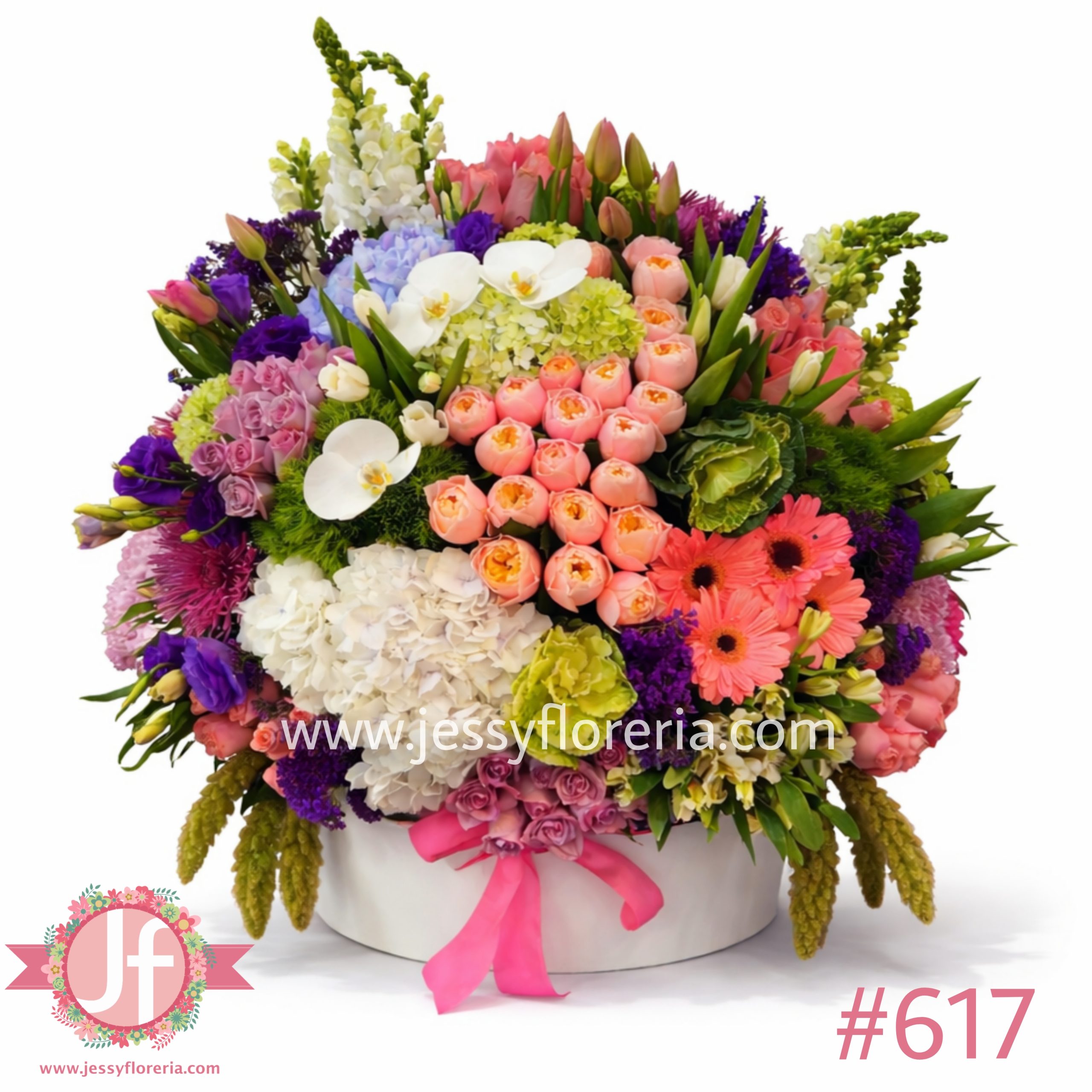 caja vintage con rosa inglesa arreglo floral elegante en Guadalajara