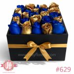 caja negra con 25 rosas azules y doradas arreglo floral elegante en Guadalajara