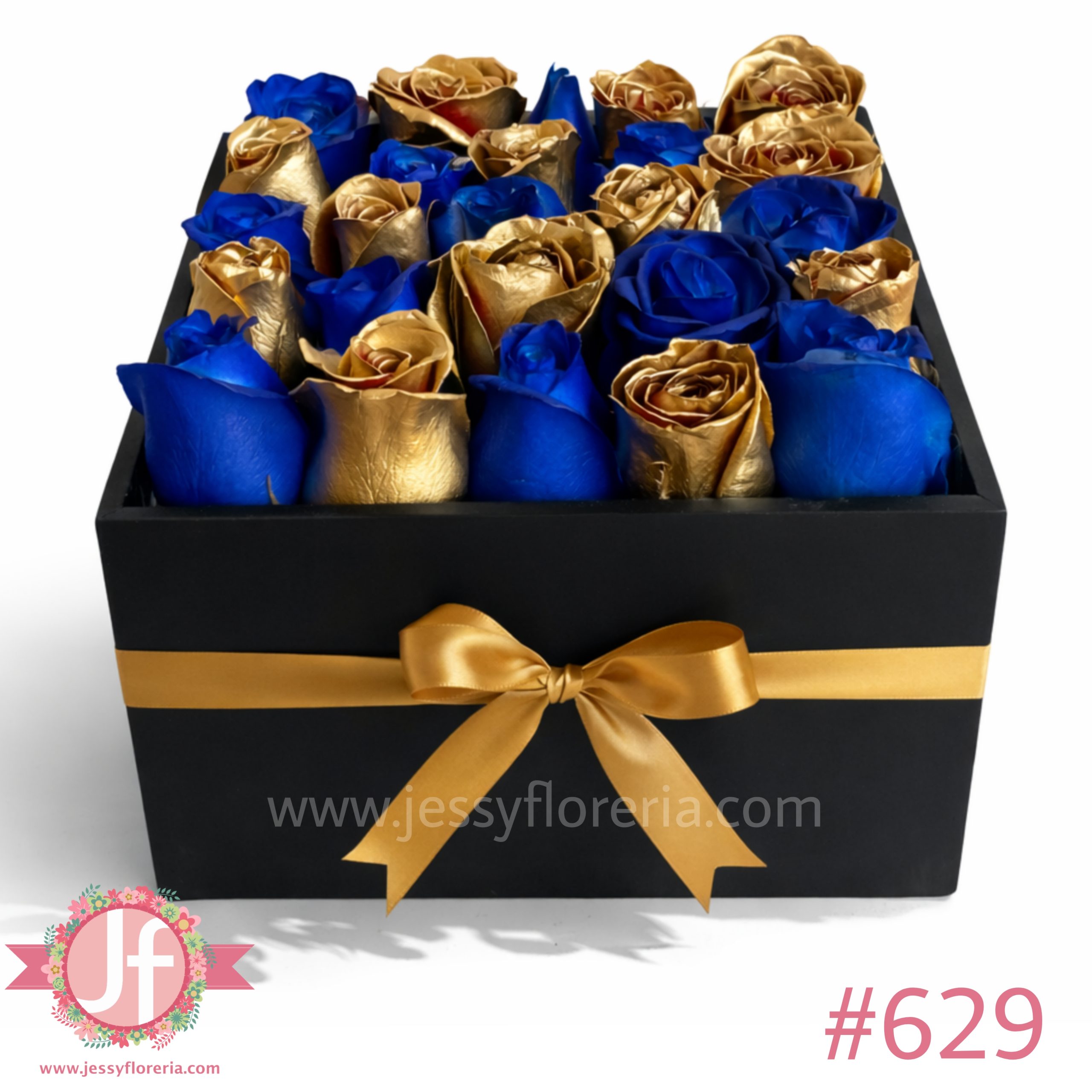 caja negra con 25 rosas azules y doradas arreglo floral elegante en Guadalajara
