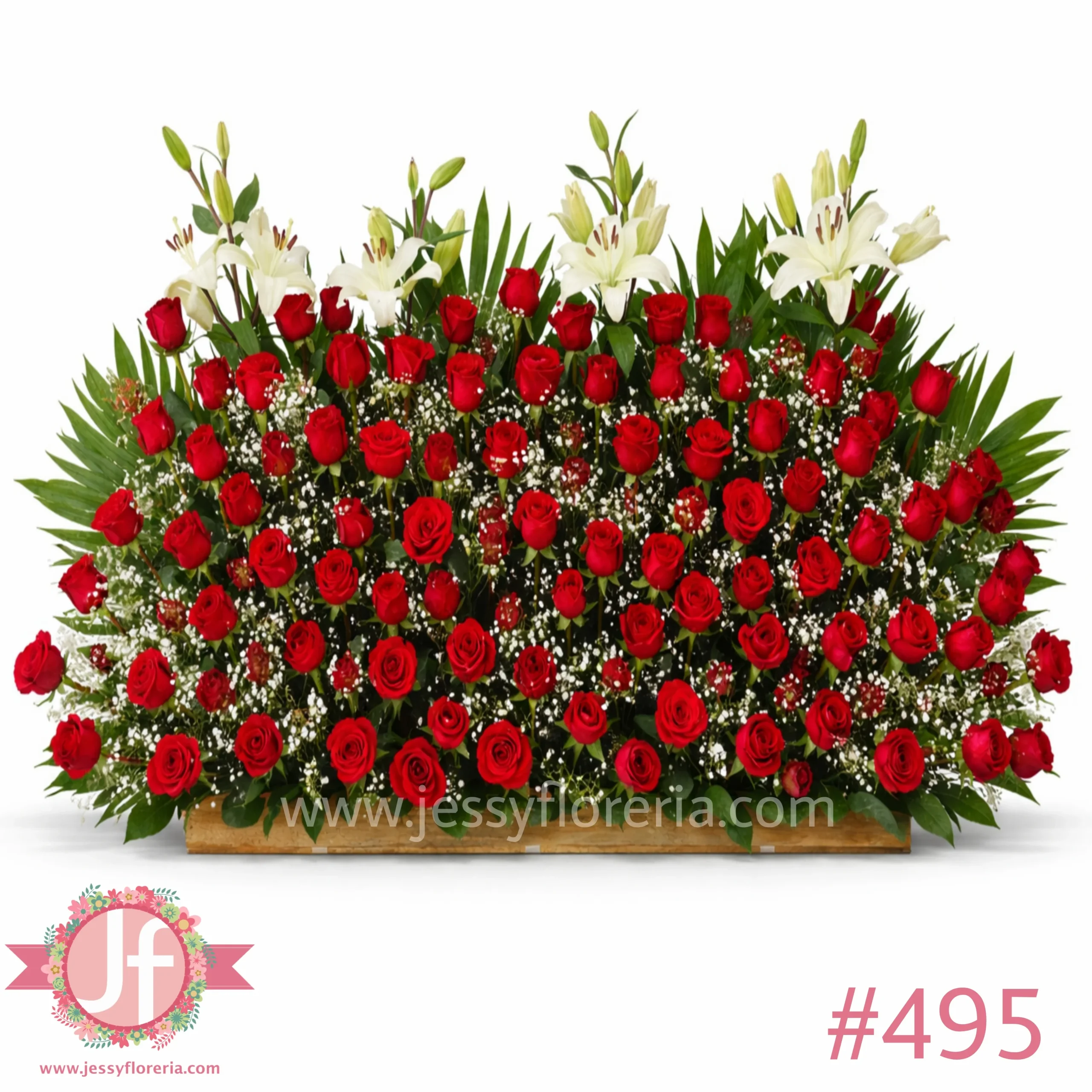 jardinera con 100 rosas rojas y lilis blancas arreglo floral en Guadalajara