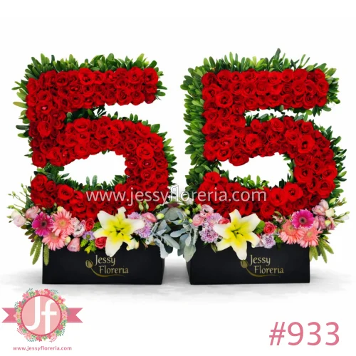 numero 55 con rosas rojas escultura floral en Guadalajara