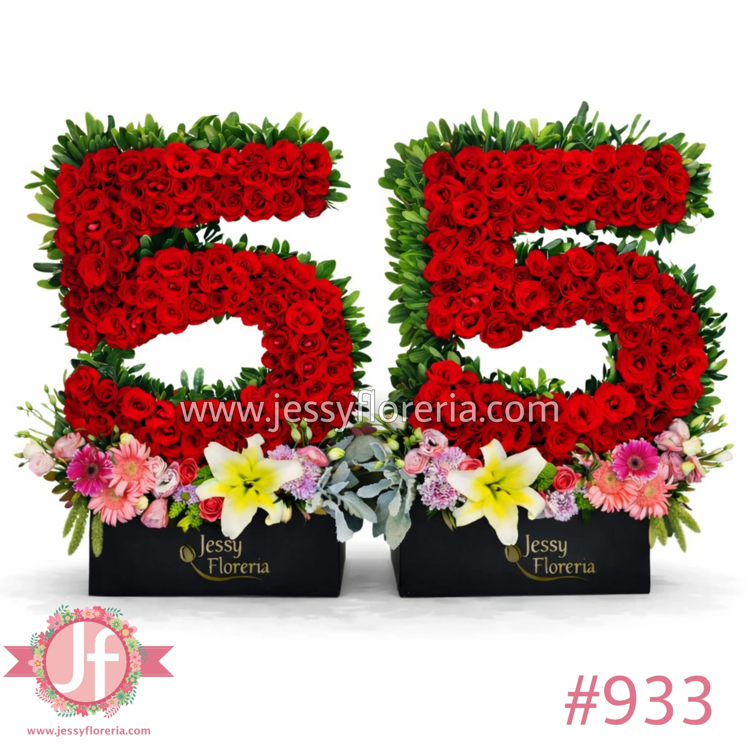 numero 55 con rosas rojas escultura floral en Guadalajara