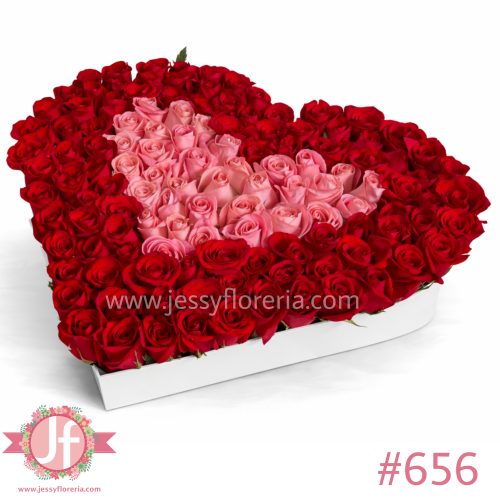 corazon con 130 rosas rojas y rositas arreglo floral en Guadalajara