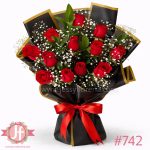 bouquet de 12 rosas rojas empapelado arreglo floral en Guadalajara
