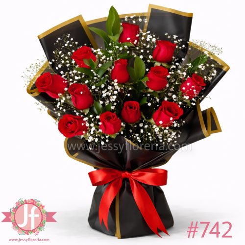 bouquet de 12 rosas rojas empapelado arreglo floral en Guadalajara