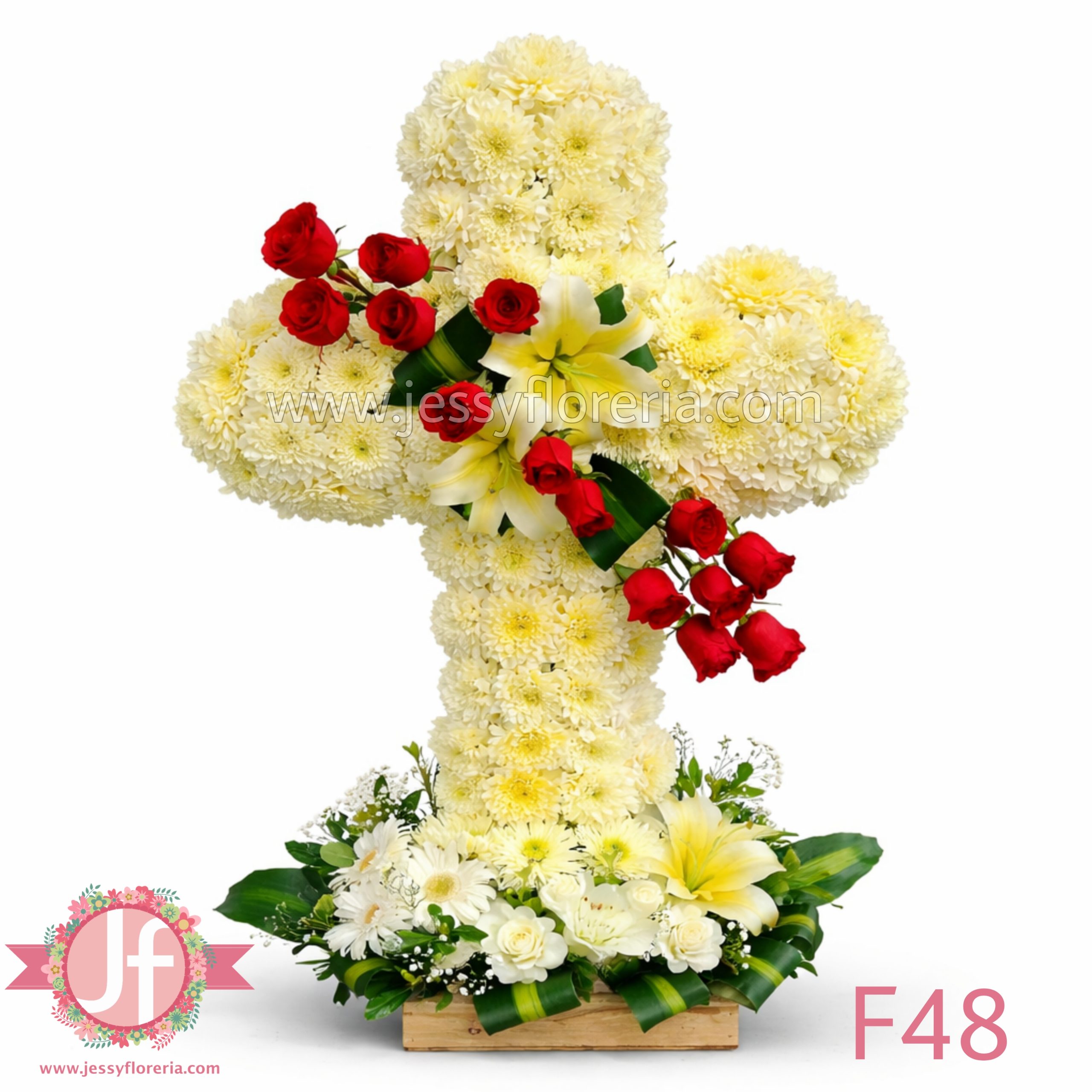 cruz floral grande rosas rojas base madera arreglo funerario Guadalajara