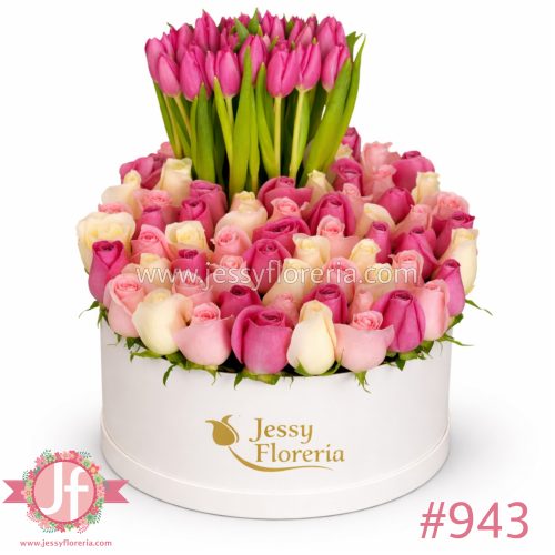 caja con 60 rosas tonos rosas y 20 tulipanes arreglo floral en Guadalajara