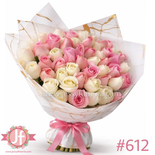 bouquet de 50 rosas blancas y rosadas arreglo floral en Guadalajara