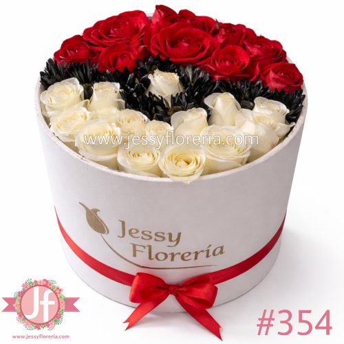 pokebola de rosas arreglo floral tematico en Guadalajara