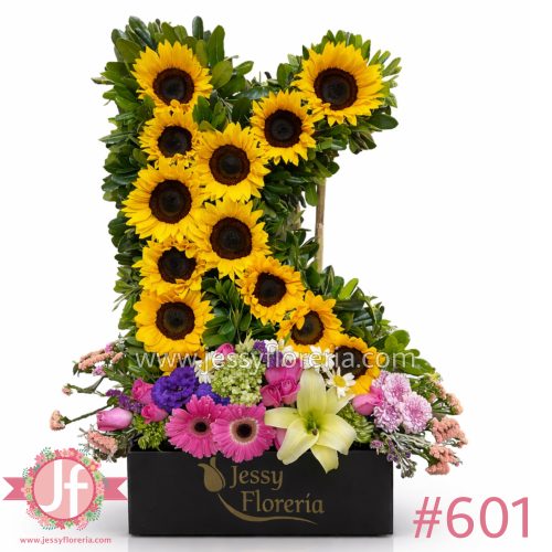letra k de girasoles arreglo floral en Guadalajara