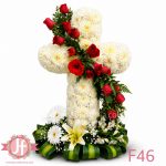 cruz con rosas arreglo funerario Guadalajara